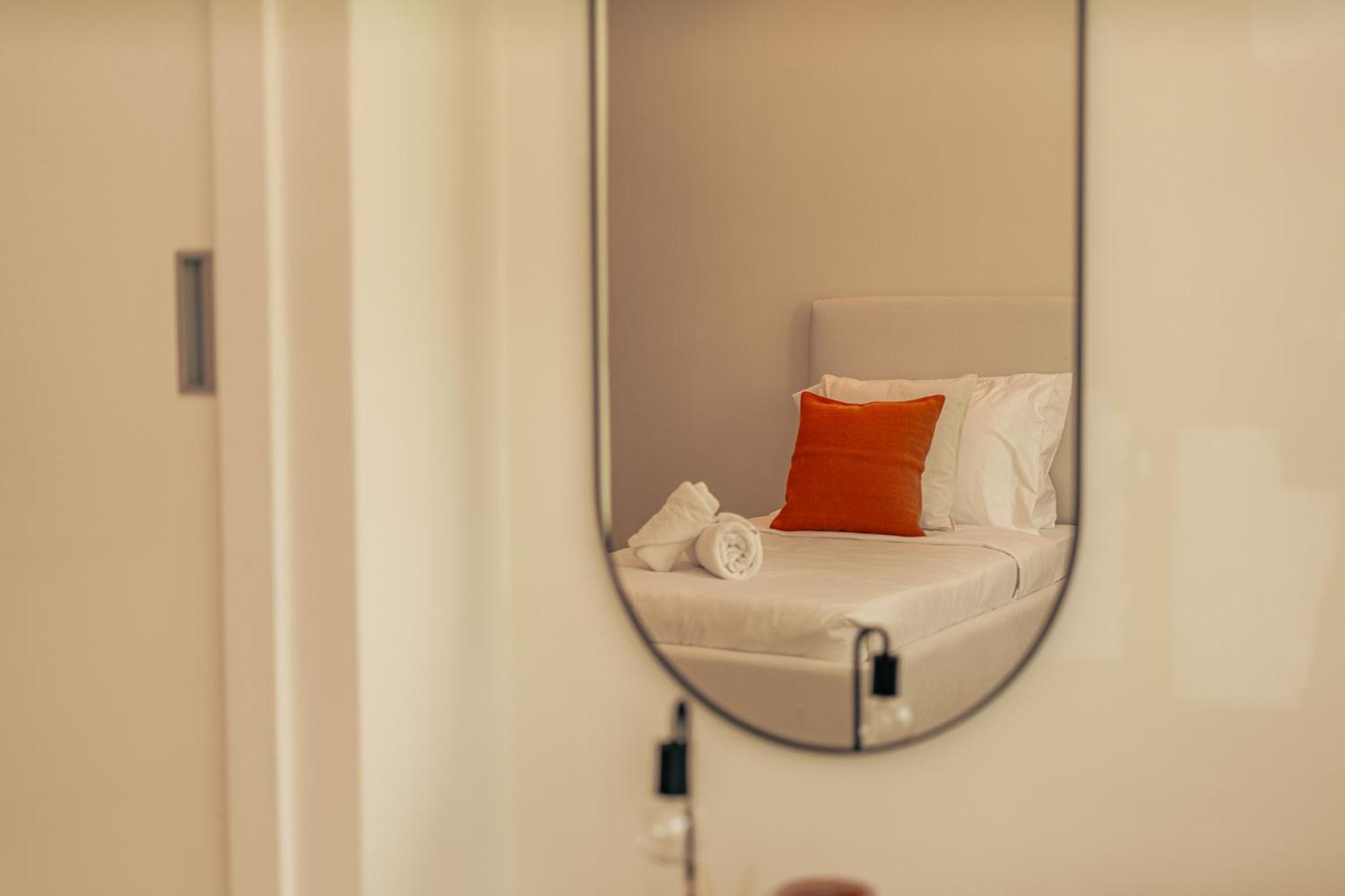 Voyage Two Bedroom Haven In Raha Apartment